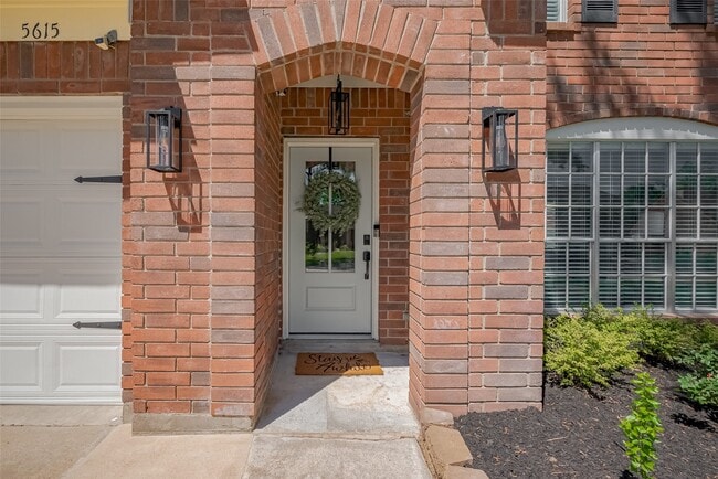 Building Photo - 5615 Haven Point Dr
