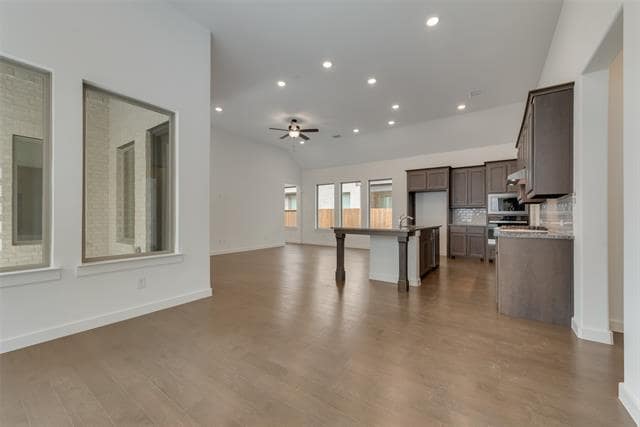 Building Photo - 635 Caprice Blf