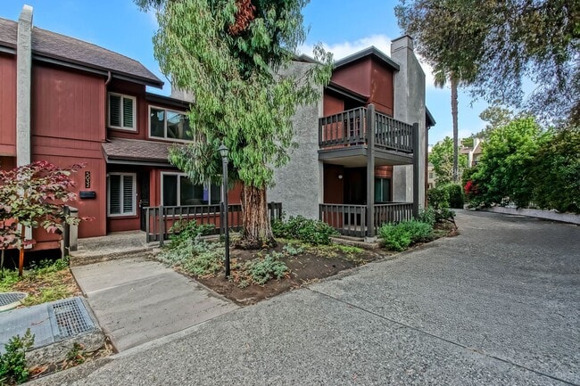 Primary Photo - SPACIOUS, 2-STORY, 3BR2.5BA LAKESIDE CONDO...