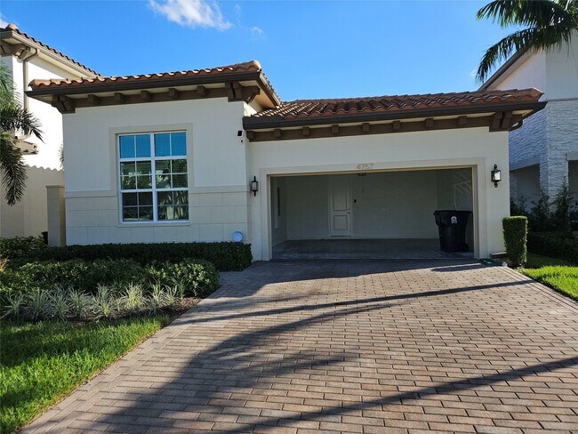Building Photo - 4757 Saddle Ranch Rd