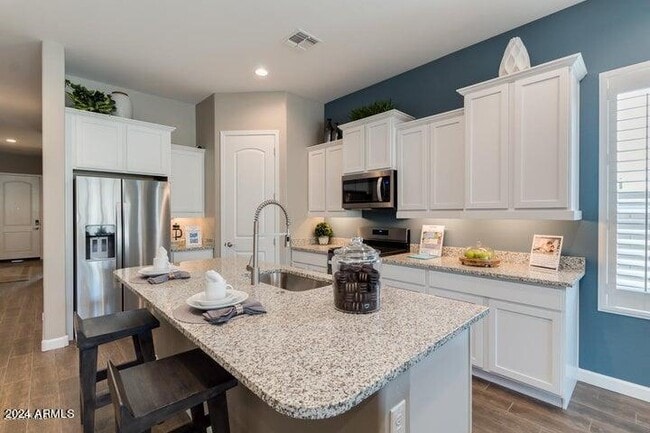 Building Photo - 2034 W Yellowbird Ln