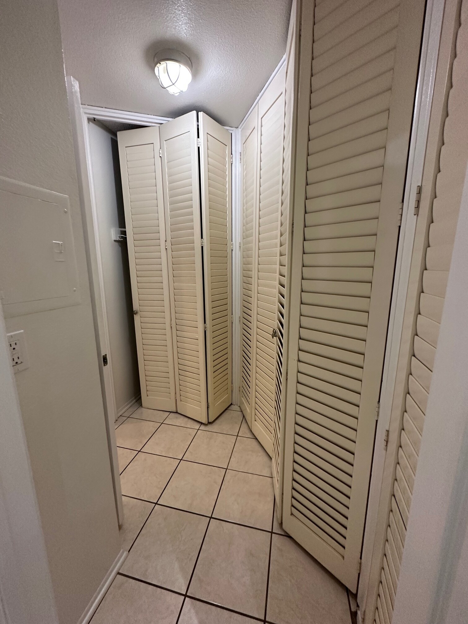 Building Photo - 640 The Village