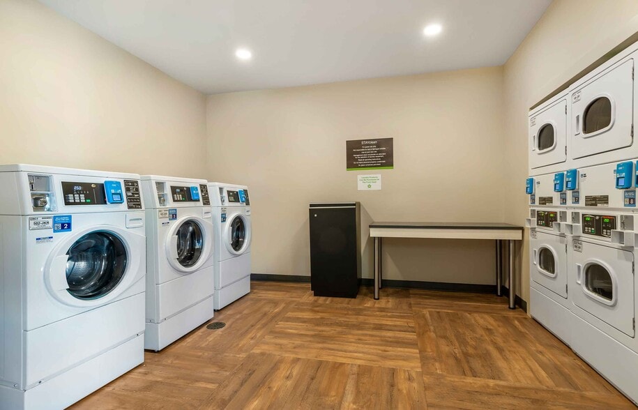 Building Photo - Furnished Studio-Atlanta - Newnan