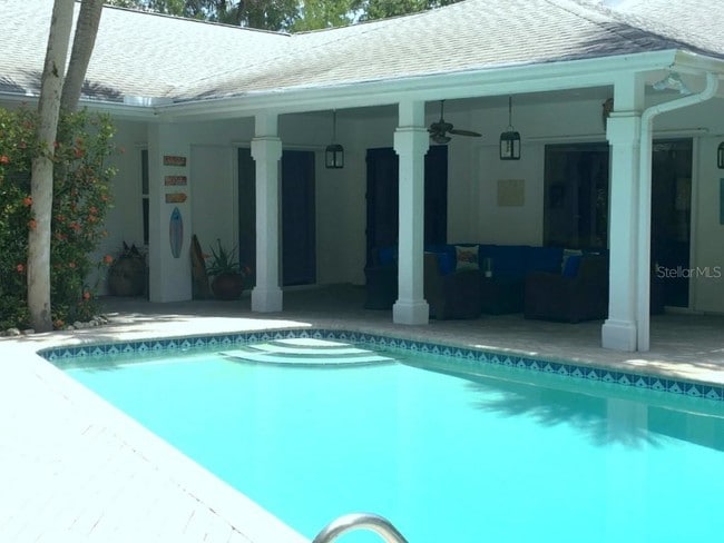 Primary Photo - 5029 Oxford Dr