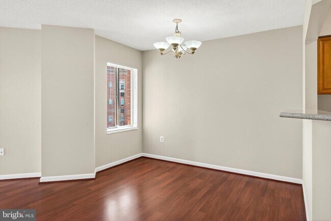 Building Photo - 2181 Jamieson Ave