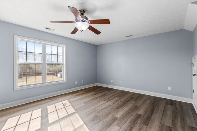 Building Photo - 111 Louie Ln