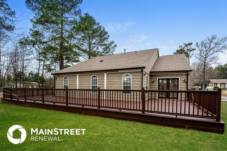 Building Photo - 2812 Lambert Cir