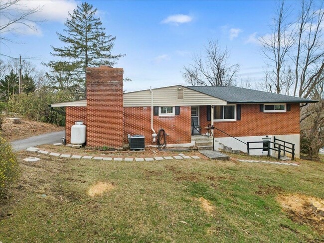 Building Photo - 100 9th Ave