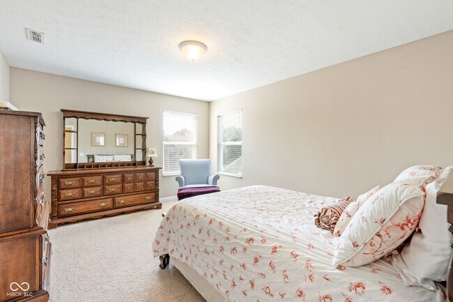 Building Photo - 6192 Bayard Dr