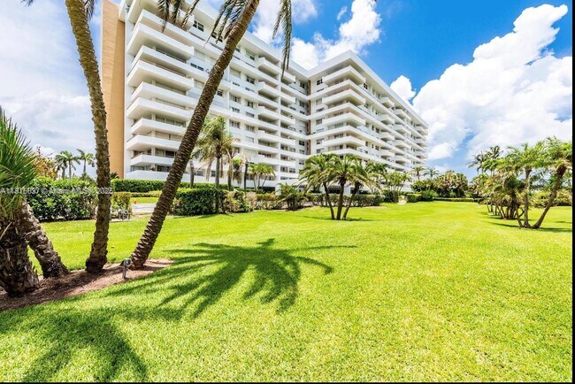 Building Photo - 177 Ocean Ln Dr