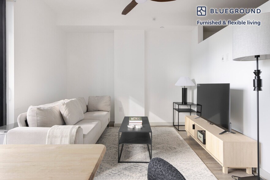 Building Photo - 221 SW 12th St