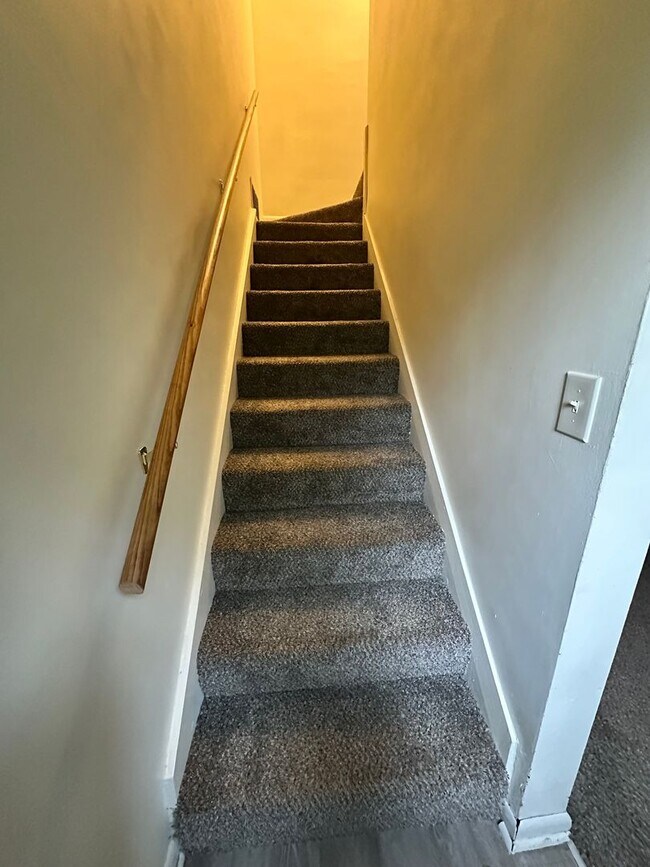 Building Photo - 516-518 N Clarendon St.