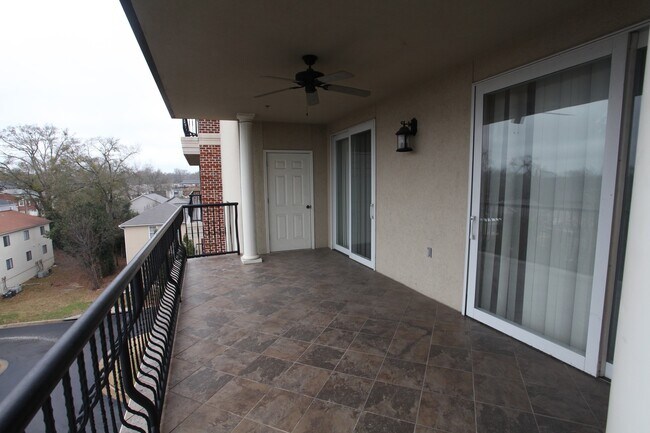 Building Photo - Downtown Auburn Luxury Living – Steps from...