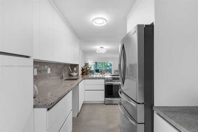 Building Photo - 300 Galen Dr