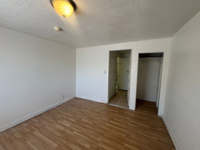 Building Photo - T614