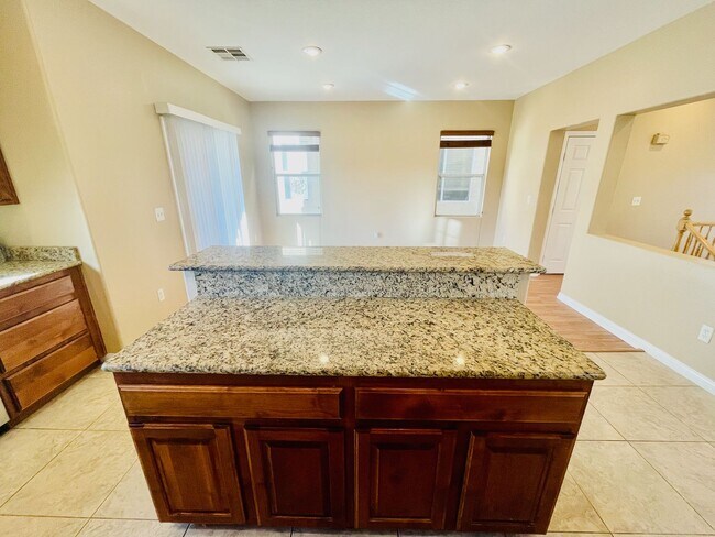 Building Photo - Open Design Plan 3 Bd + Office, 3 bth, New Floors, New paint!