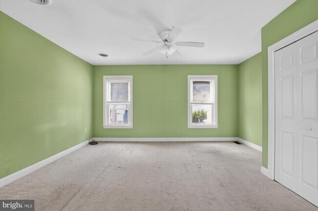 Building Photo - 219 Hermitage St