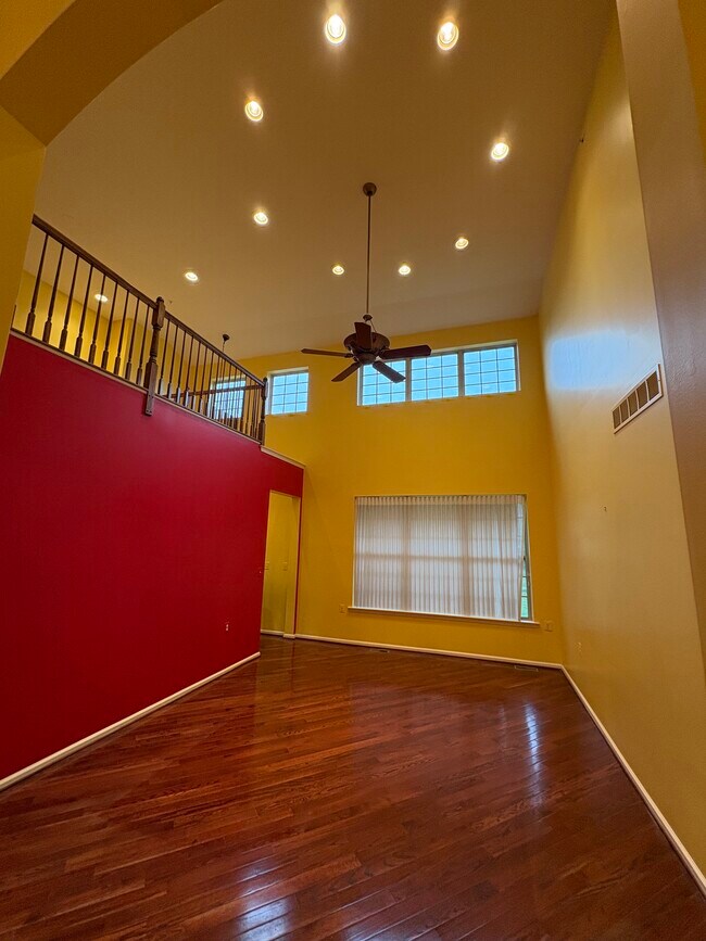 Building Photo - 950 Nathaniel Trail