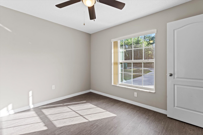 Building Photo - 9276 N Mendoza Way