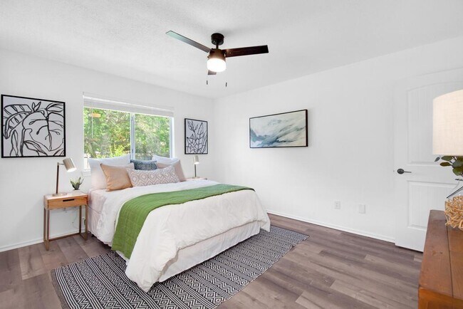 Building Photo - 2203 Lexfield Ln