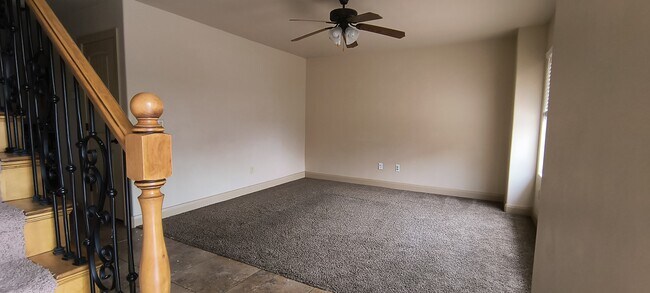 Building Photo - 920 S 25 E