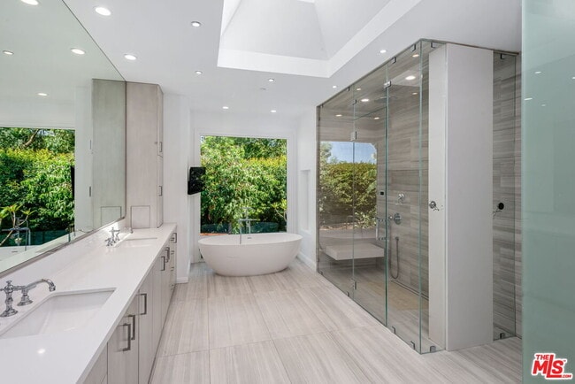 Building Photo - 19621 Wells Dr