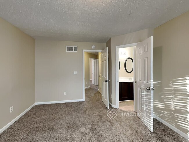 Building Photo - 2169 Silver Thorn Ct