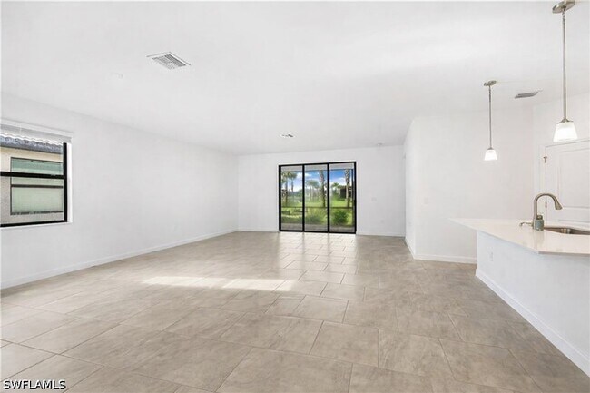 Building Photo - 18311 Ridgeline Dr