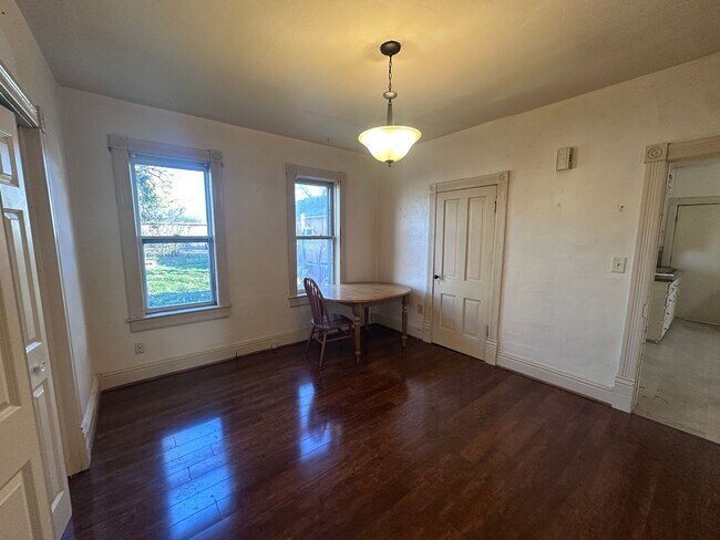 Building Photo - 315 N 2nd Ave