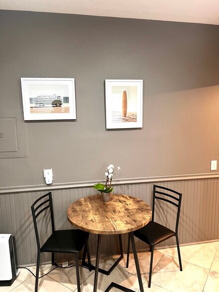 Building Photo - 72 Bakersfield St