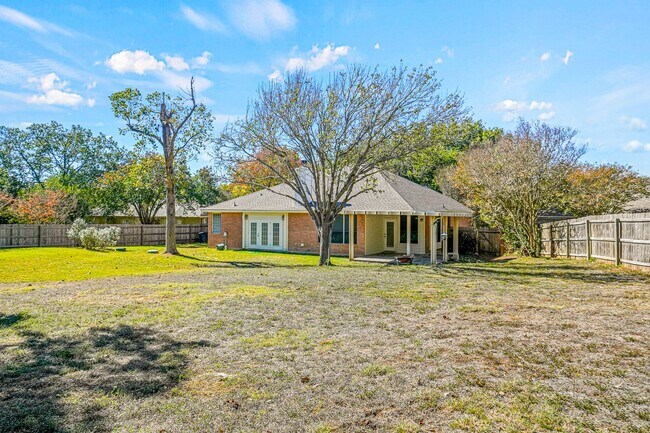 Building Photo - 8615 Traciney Blvd