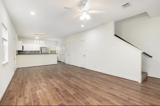 Building Photo - 5007 Mallow St