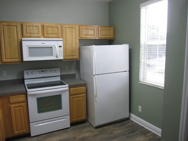 Kitchen - 6144 Abbott Station Drive