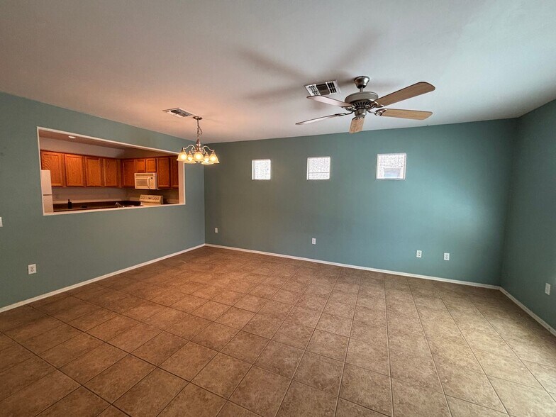 Building Photo - 6028 S Sweet Birch Ln