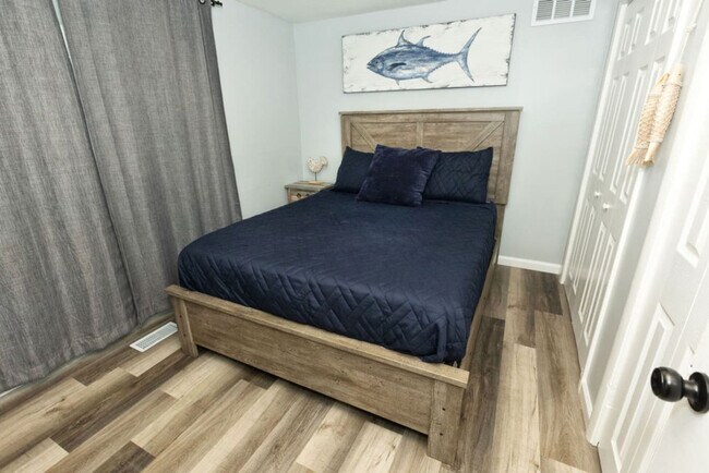 Building Photo - 39259 N Jackson Dr