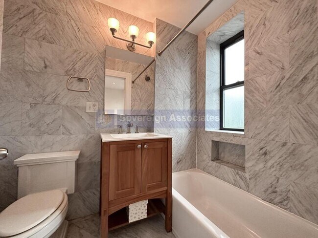 Building Photo - 3 bedroom in NEW YORK NY 10031