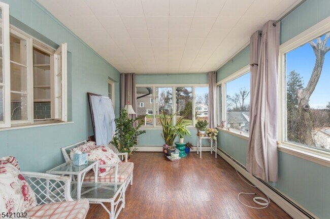 Building Photo - 145 Highview Terrace