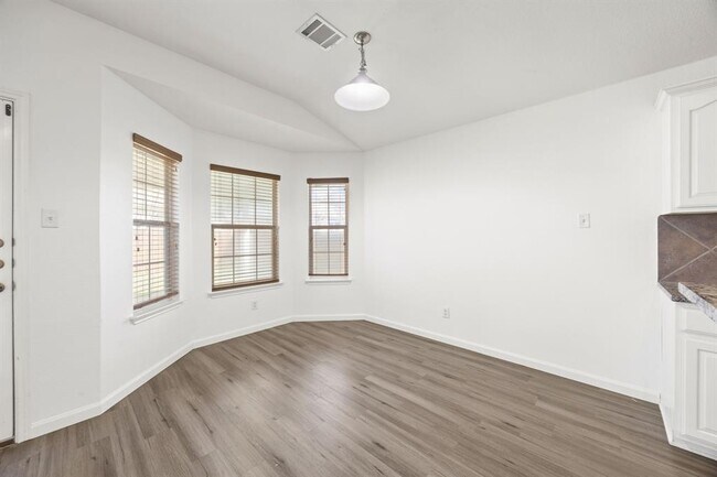 Building Photo - 1306 Lou Gehrig Ln