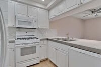 Building Photo - 34 Lakeview Cir