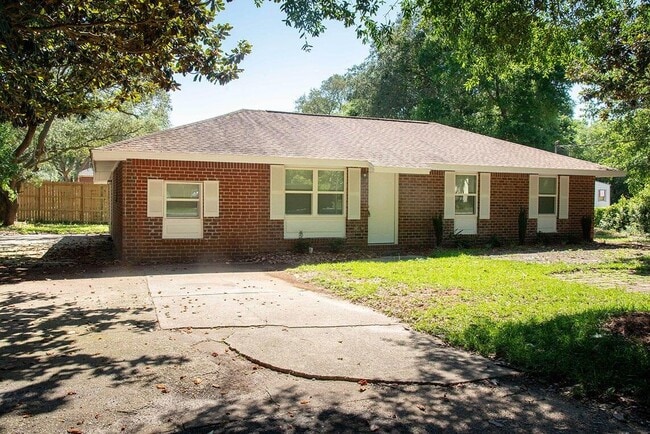 Primary Photo - 705 Winton Ct