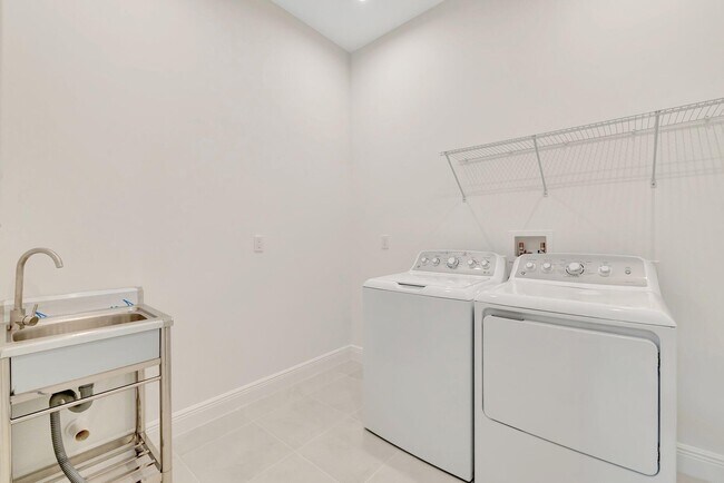 Building Photo - 8294 Norcia Way