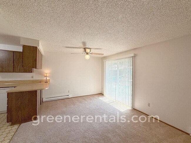 Building Photo - 7625 Trails End Dr SE