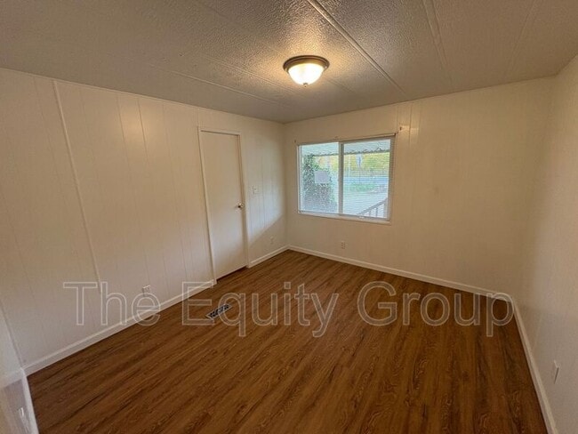 Building Photo - 26521 Rd 100