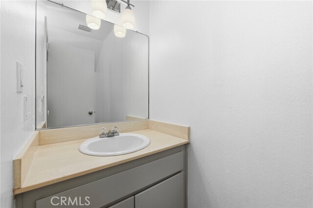 Building Photo - 8633 Balboa Blvd