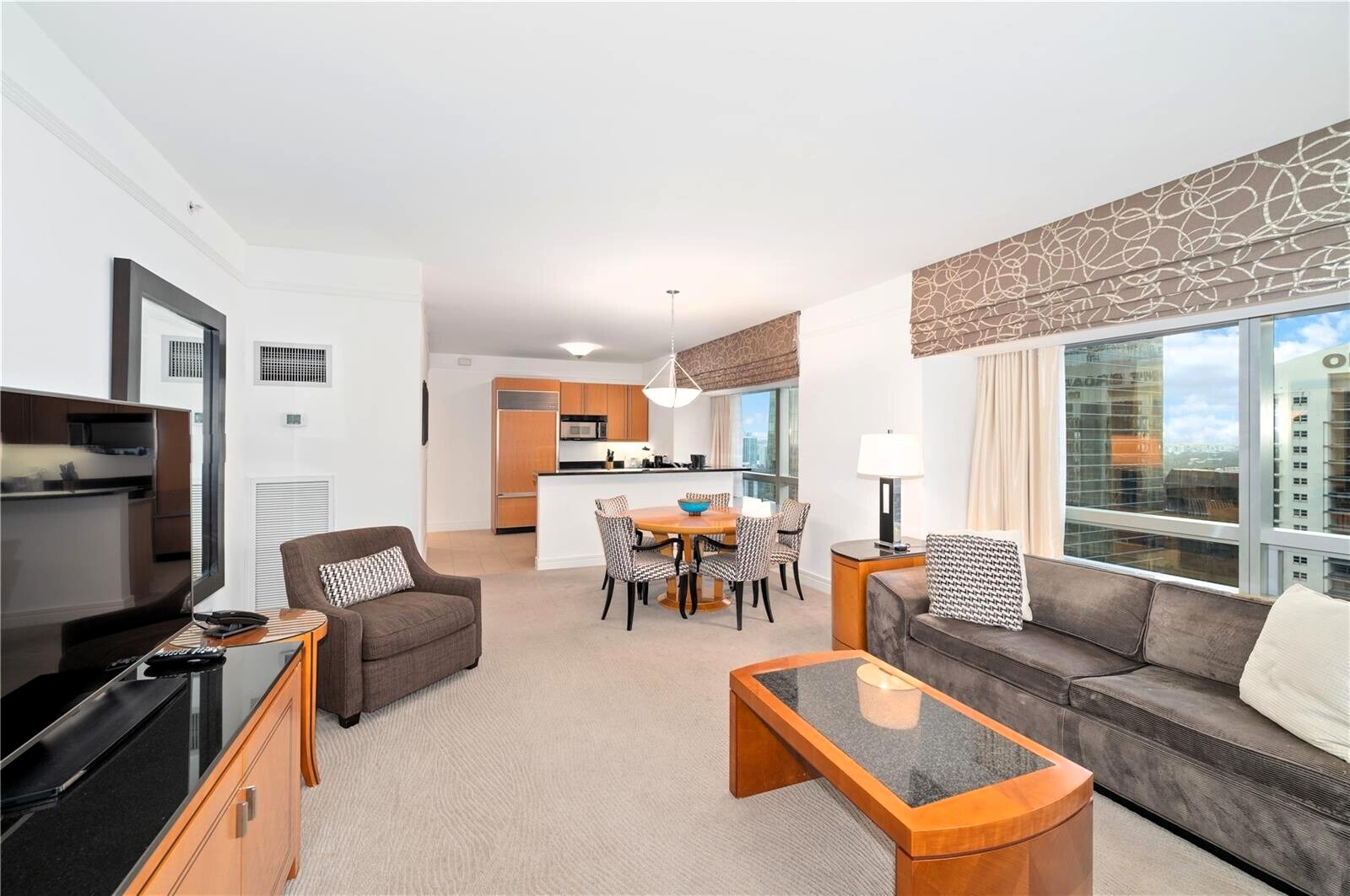 Building Photo - 1435 Brickell Ave