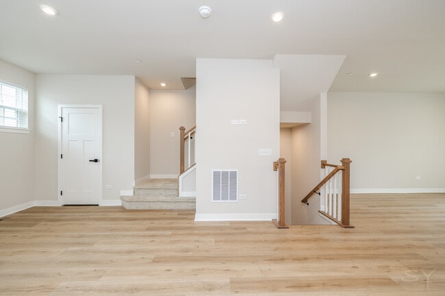 Building Photo - 914 Jenkins Ct