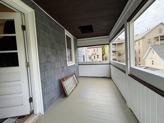 Building Photo - 12 White Ave