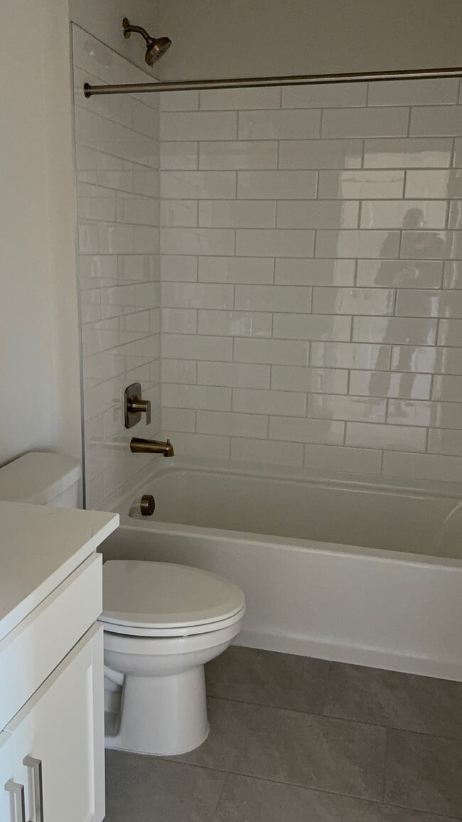 Building Photo - 1802 Blythe Way