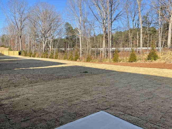 Building Photo - 5899 Wheeler Ridge Rd