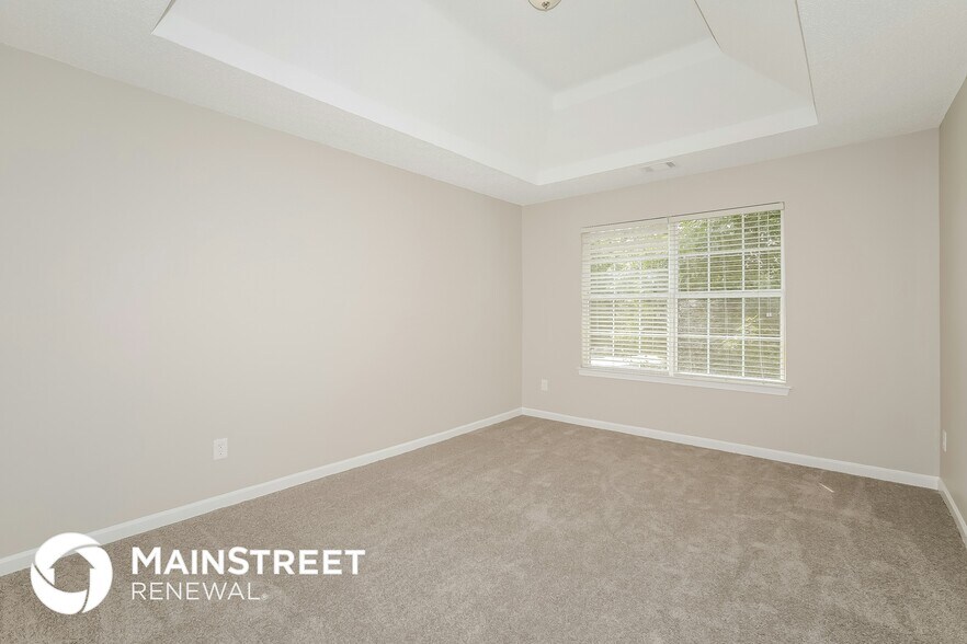 Building Photo - 665 Lakeridge Ct